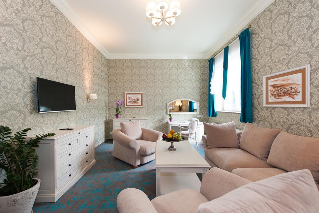 Dom Zdrojowy Hotel Świeradów-Zdrój Kamer foto