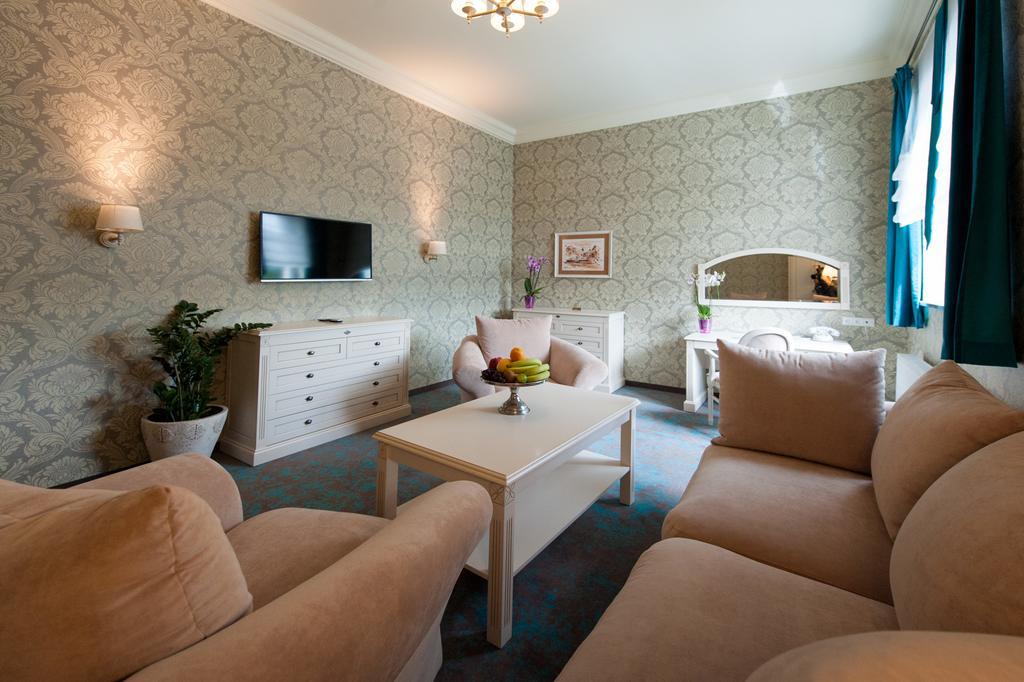 Dom Zdrojowy Hotel Świeradów-Zdrój Buitenkant foto