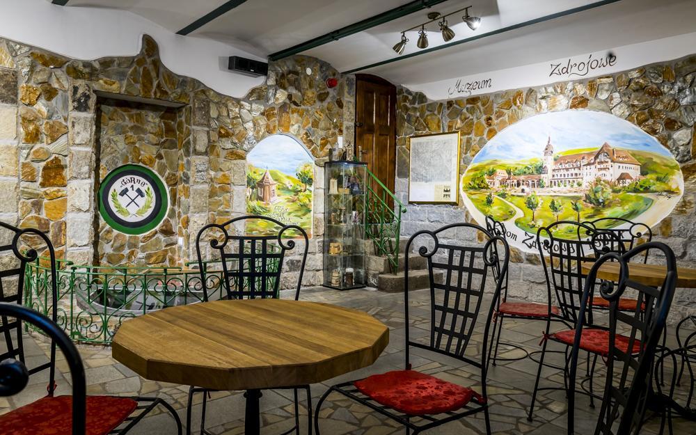 Dom Zdrojowy Hotel Świeradów-Zdrój Buitenkant foto